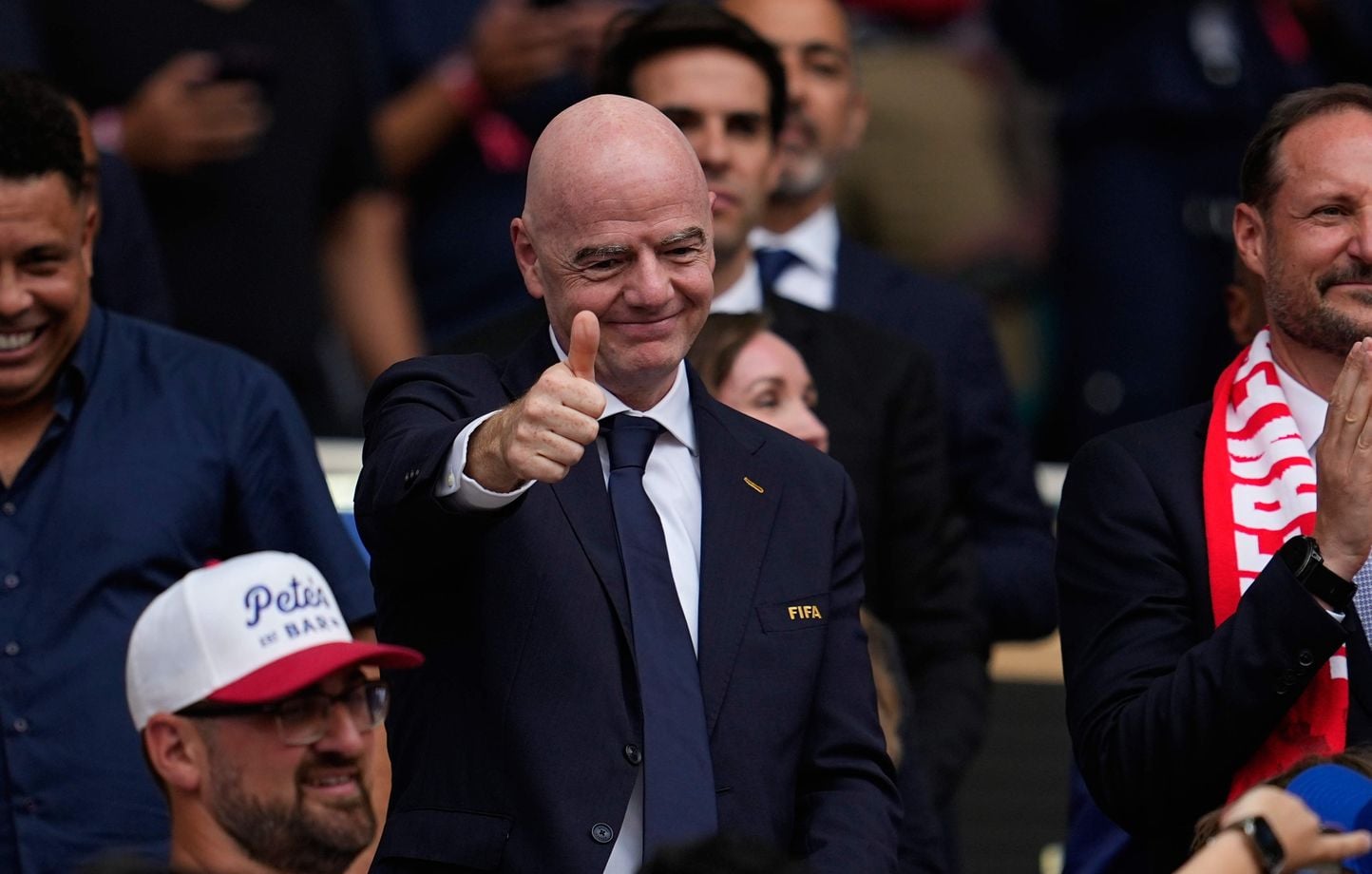 Gianni Infantino pondrá sobre la mesa su idea de un Mundial al 64… Sigue el día con nosotros Gianni Infantino pondrá sobre la mesa su idea de un Mundial al 64… Sigue el día con nosotros